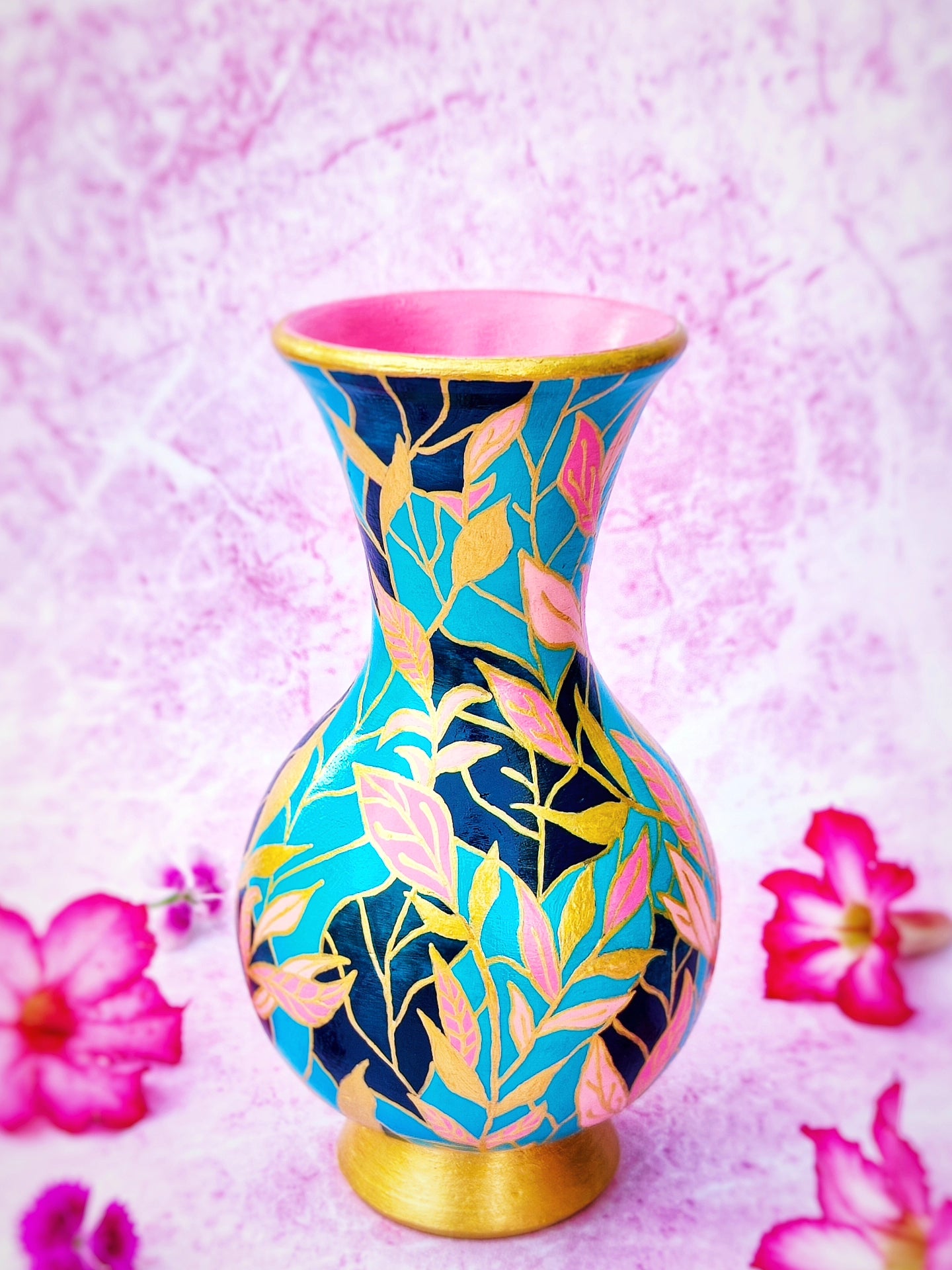 The Golden Whispers Flower vase