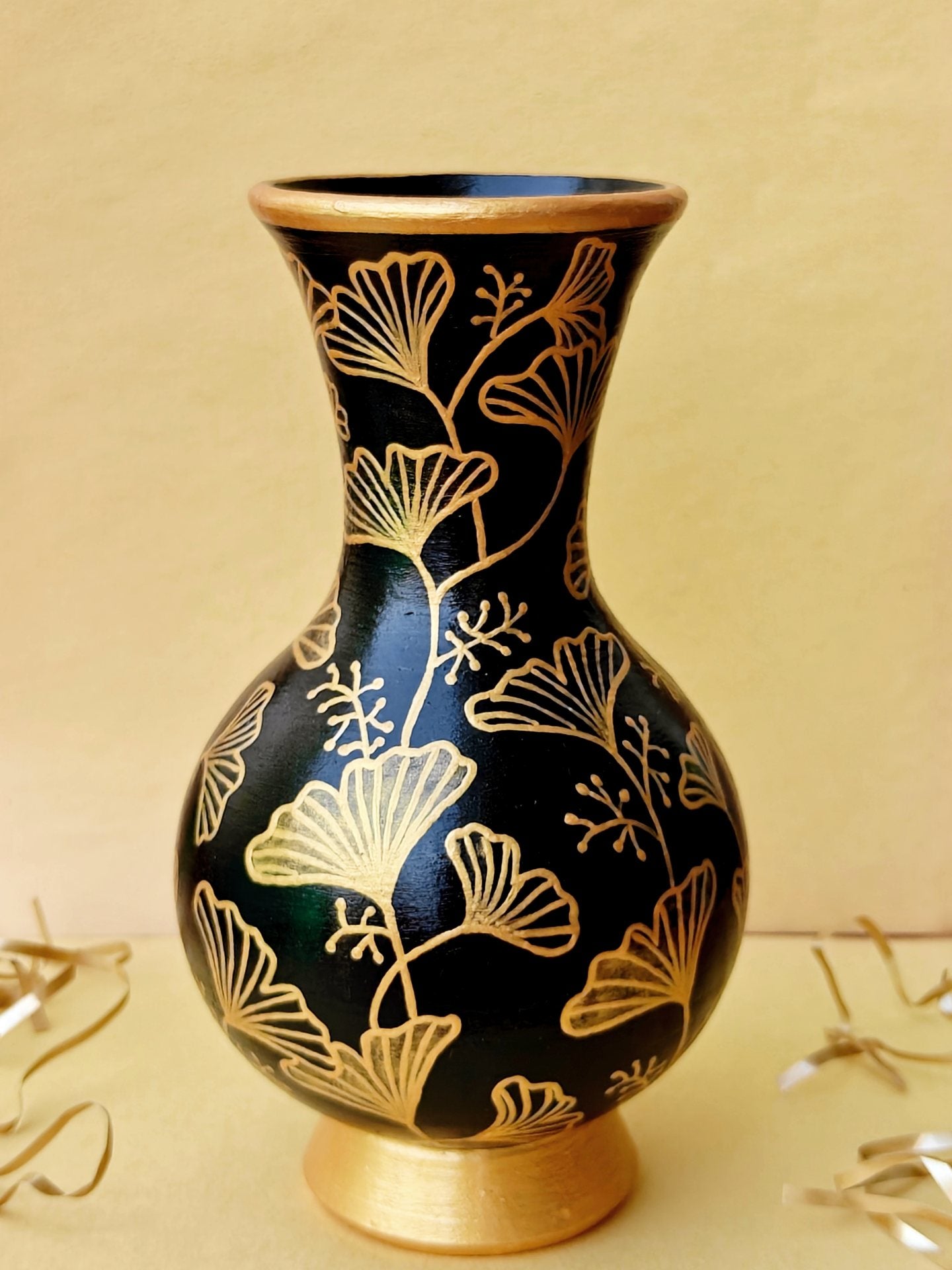 Noir Luxe Flower Vase